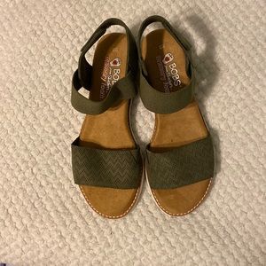 Bobs memory foam sandel